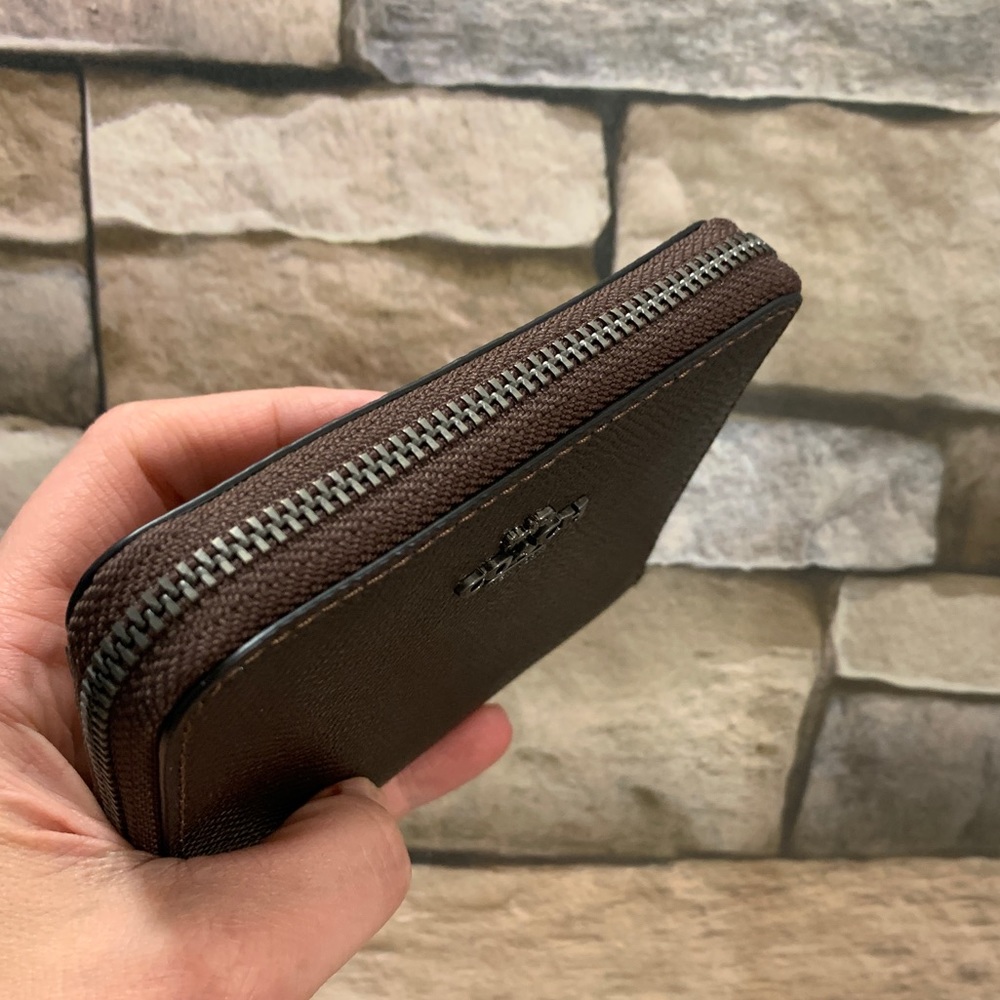 Authentic COACH Metallic leather zip around wallet - Picture 9 of 10